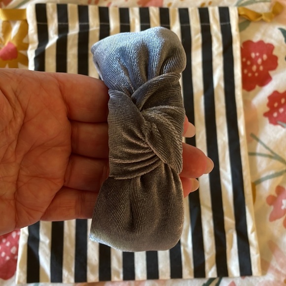 Lele Sadoughi - Gray Velvet Knotted Headband